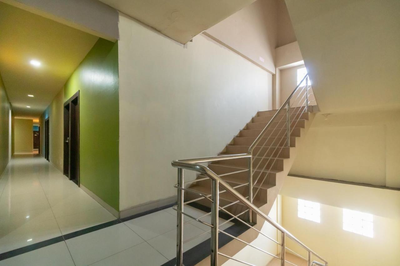 Urbanview Hotel Best Skip Palembang Exterior photo