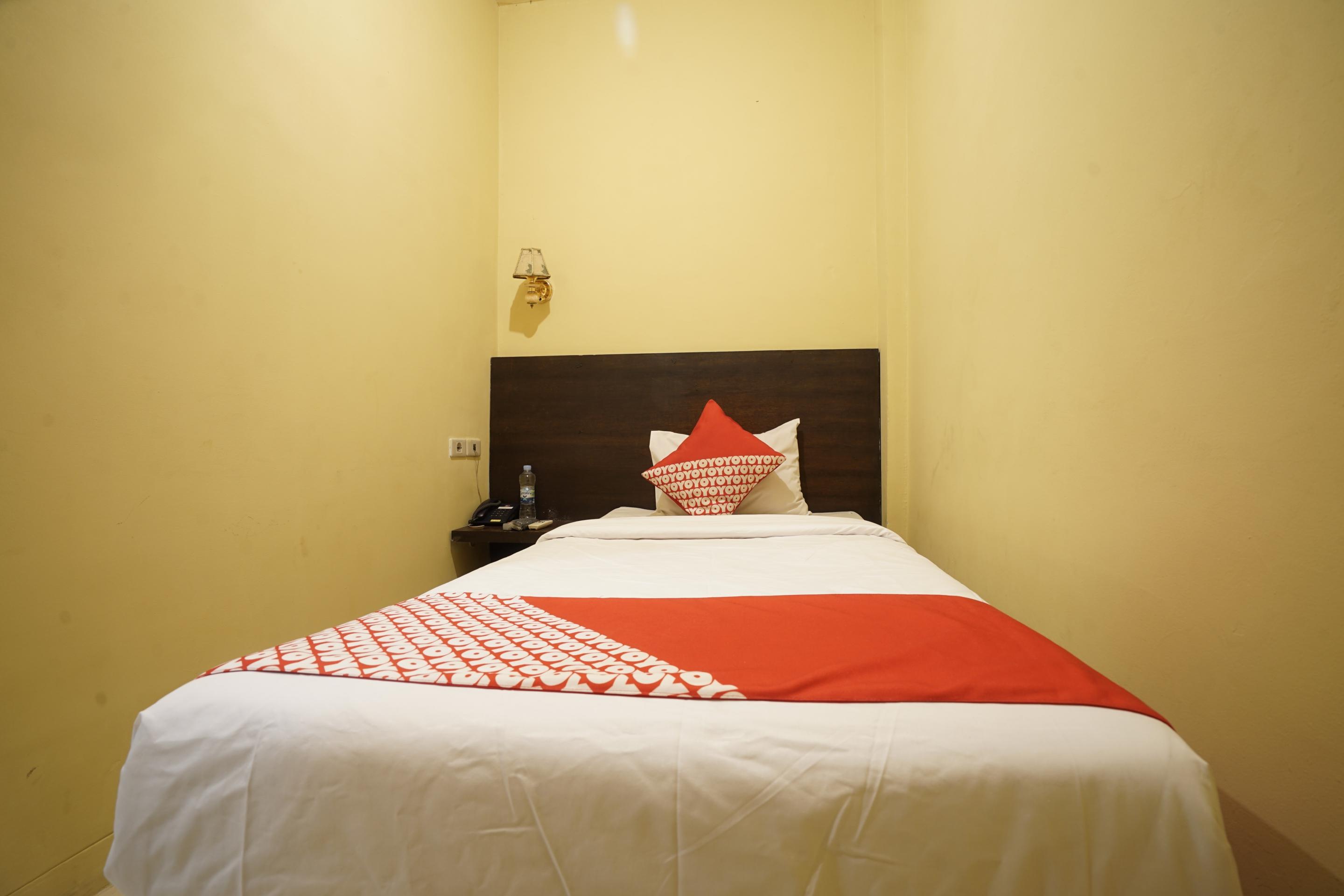 Urbanview Hotel Best Skip Palembang Exterior photo