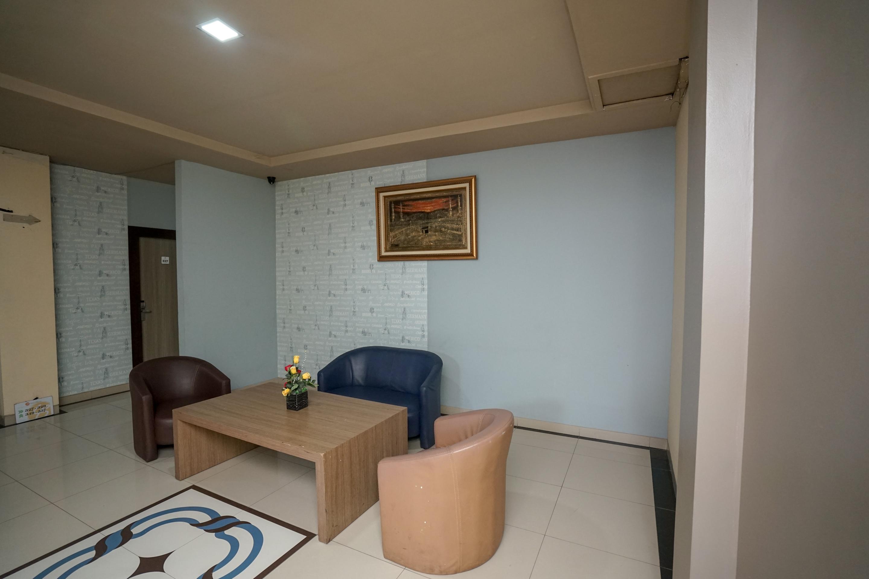 Urbanview Hotel Best Skip Palembang Exterior photo