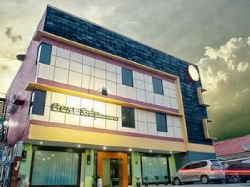 Urbanview Hotel Best Skip Palembang Exterior photo